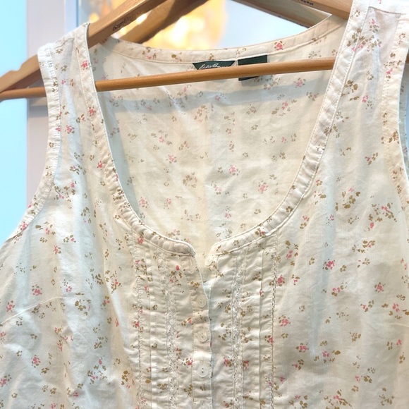 Eddie Bauer Tops - Eddie Bauer 100% Cotton Top sz M